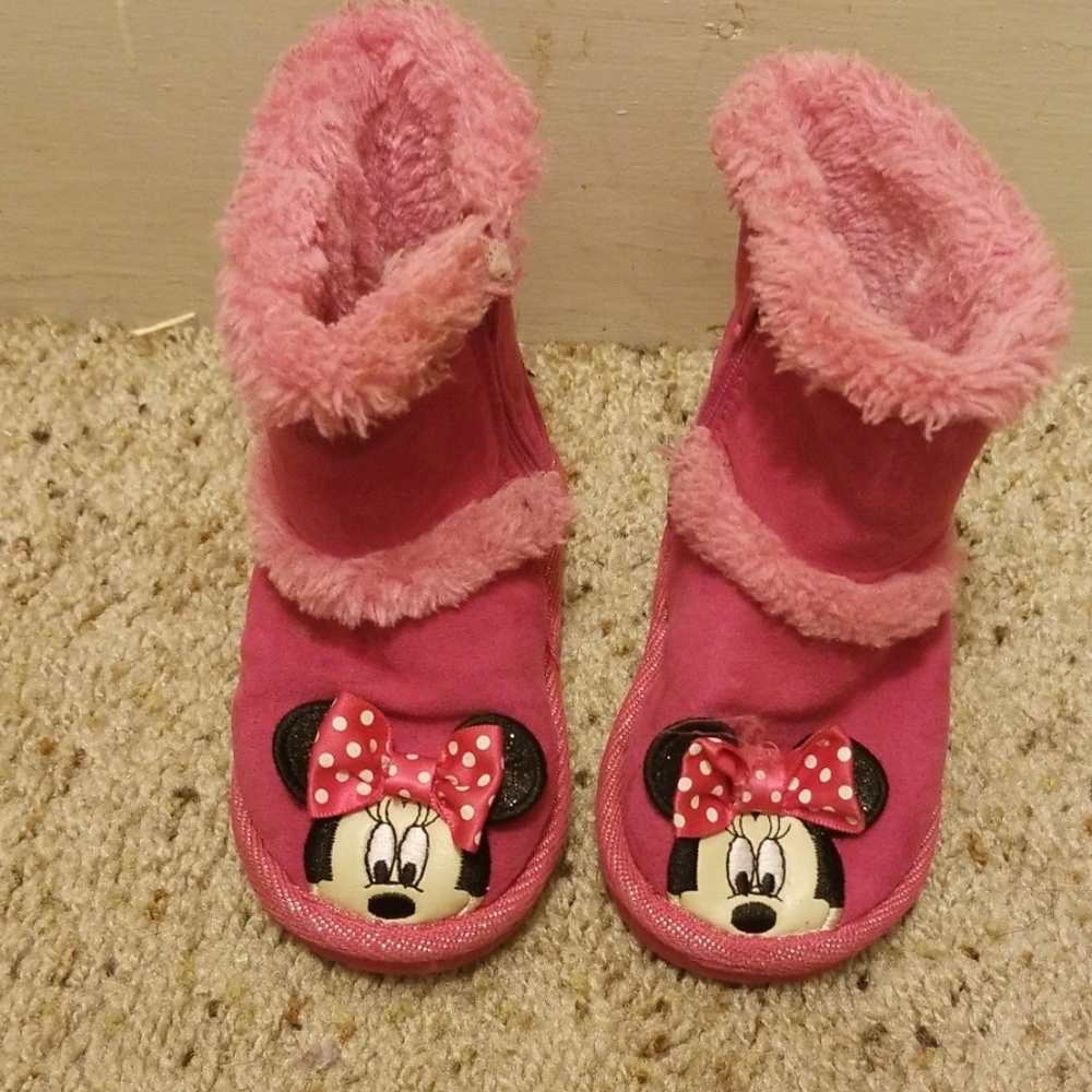minnie mouse winter boots